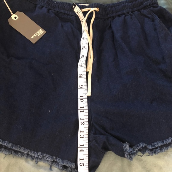 ARITZIA Wilfred Free SAGE SHORT- DARK INDIGO - Picture 3 of 6